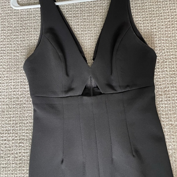 Alice + Olivia Cut Out Plunge Sheath Dress - Picture 3 of 7